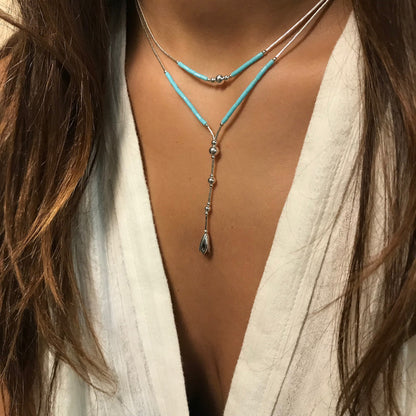 Collier N599 Double Turquoise Harpo en argent massif avec double rang, perles de turquoise et pendentif bouton de fleur fabriqué artisanalement aux États-Unis.