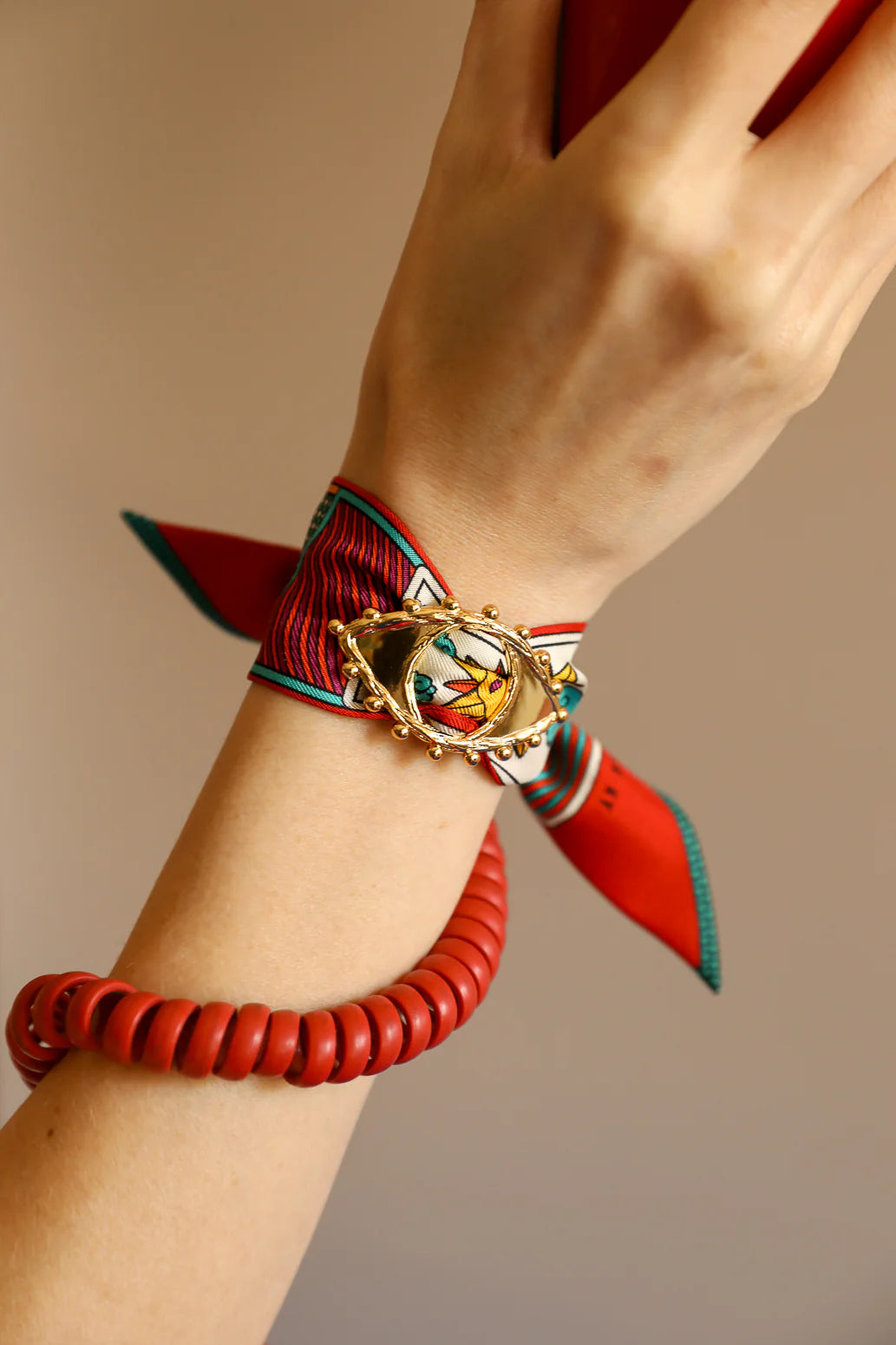 Ornement bon oeil Annee dore accessoire foulard bracelet