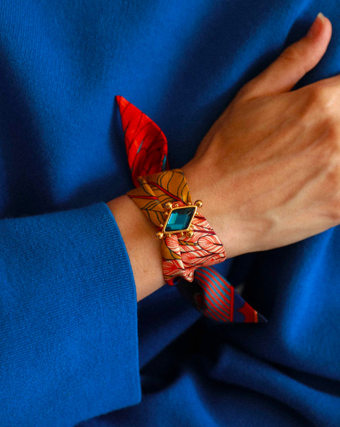 ornement-circusbleu-annee-divinity-sete