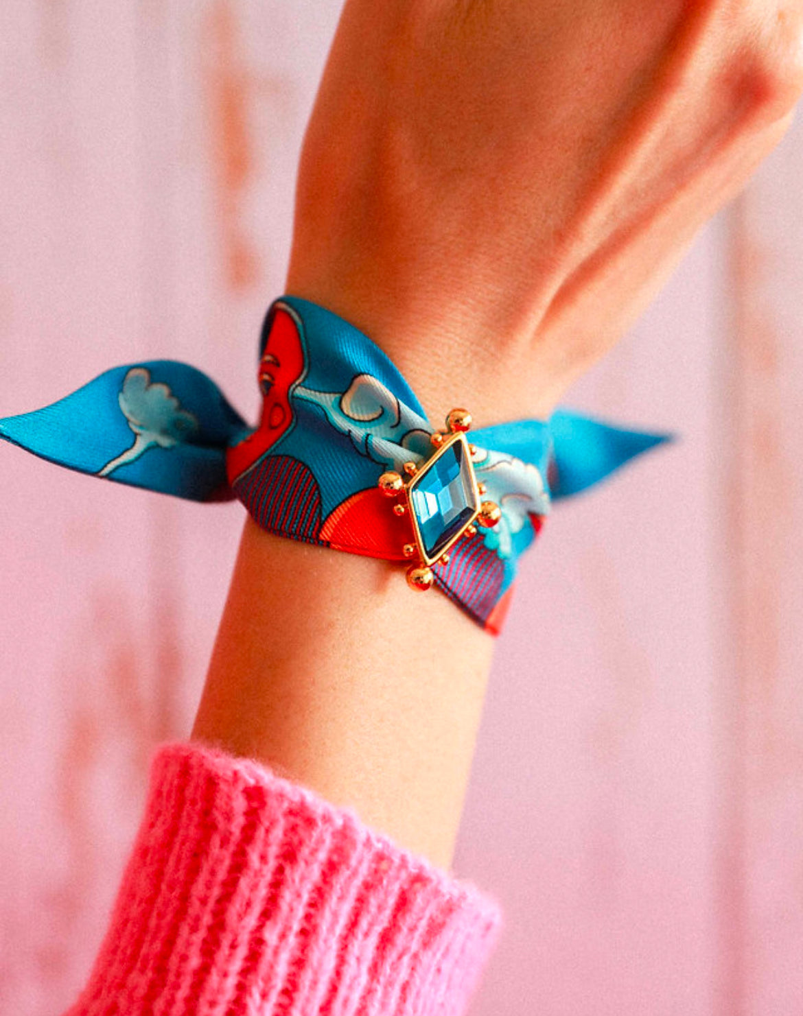 ornement-circusbleu-annee-divinity-sete