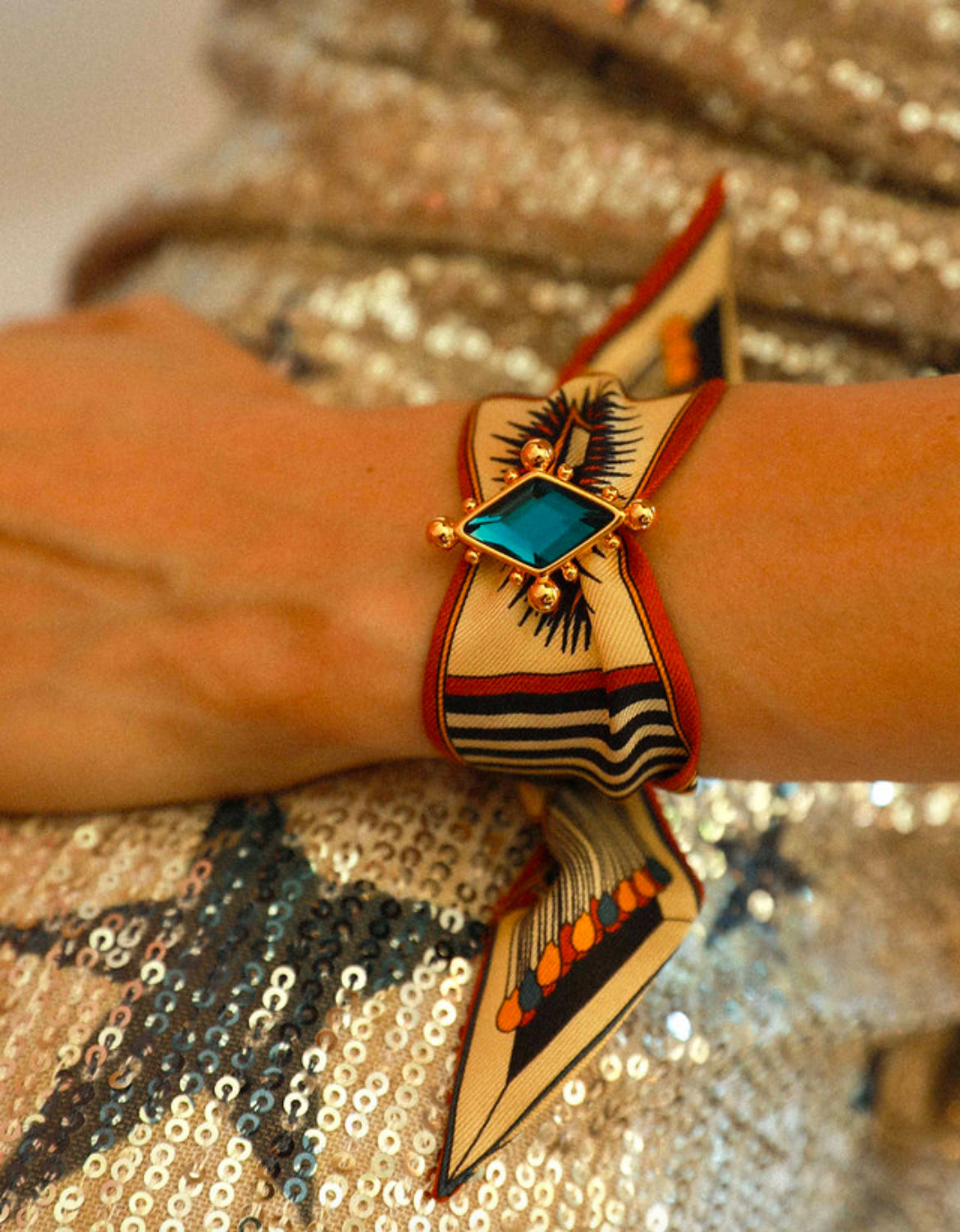 ornement-circusbleu-annee-divinity-sete