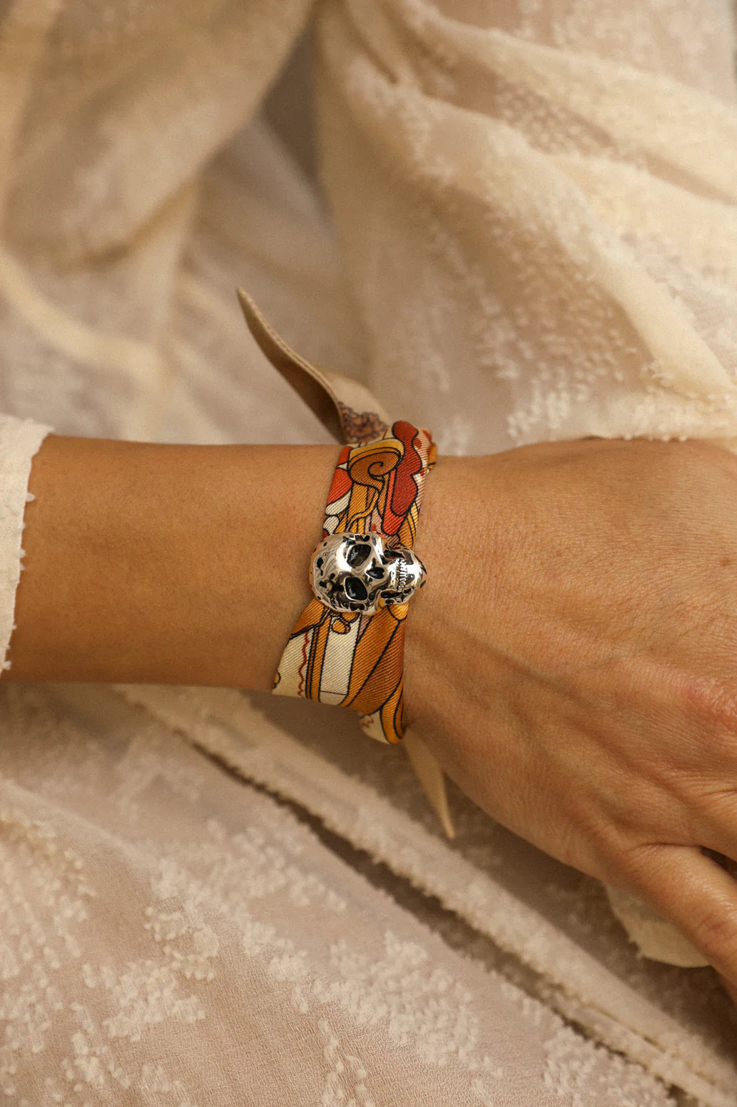 Ornement crane argent Annee bijou foulard rock