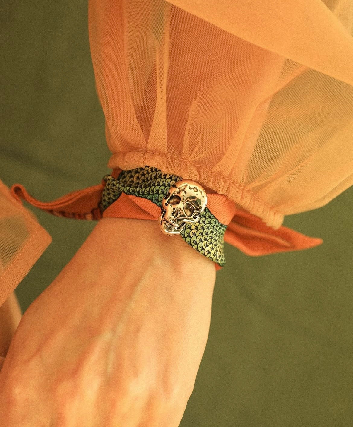 Accessoire foulard tete de mort argent Annee bracelet modulable