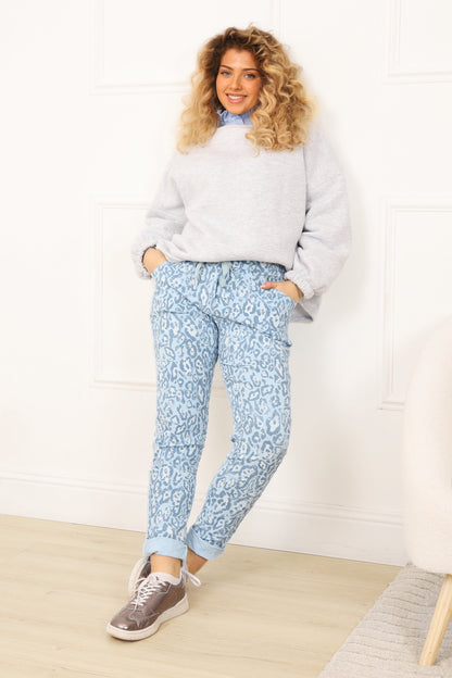 Détail imprimé pantalon femme