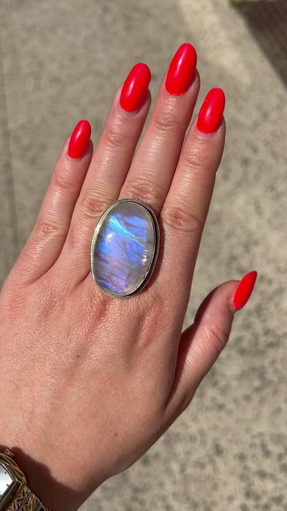 Bague labradorite blanche reflets bleus ovale argent