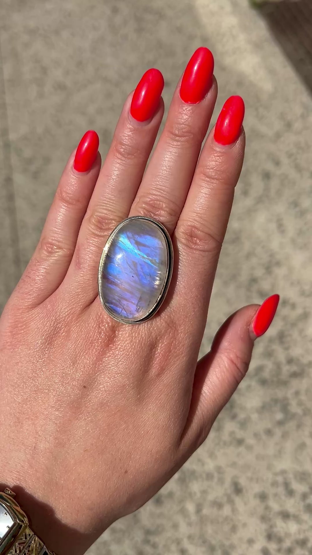 Bague labradorite blanche reflets bleus ovale argent