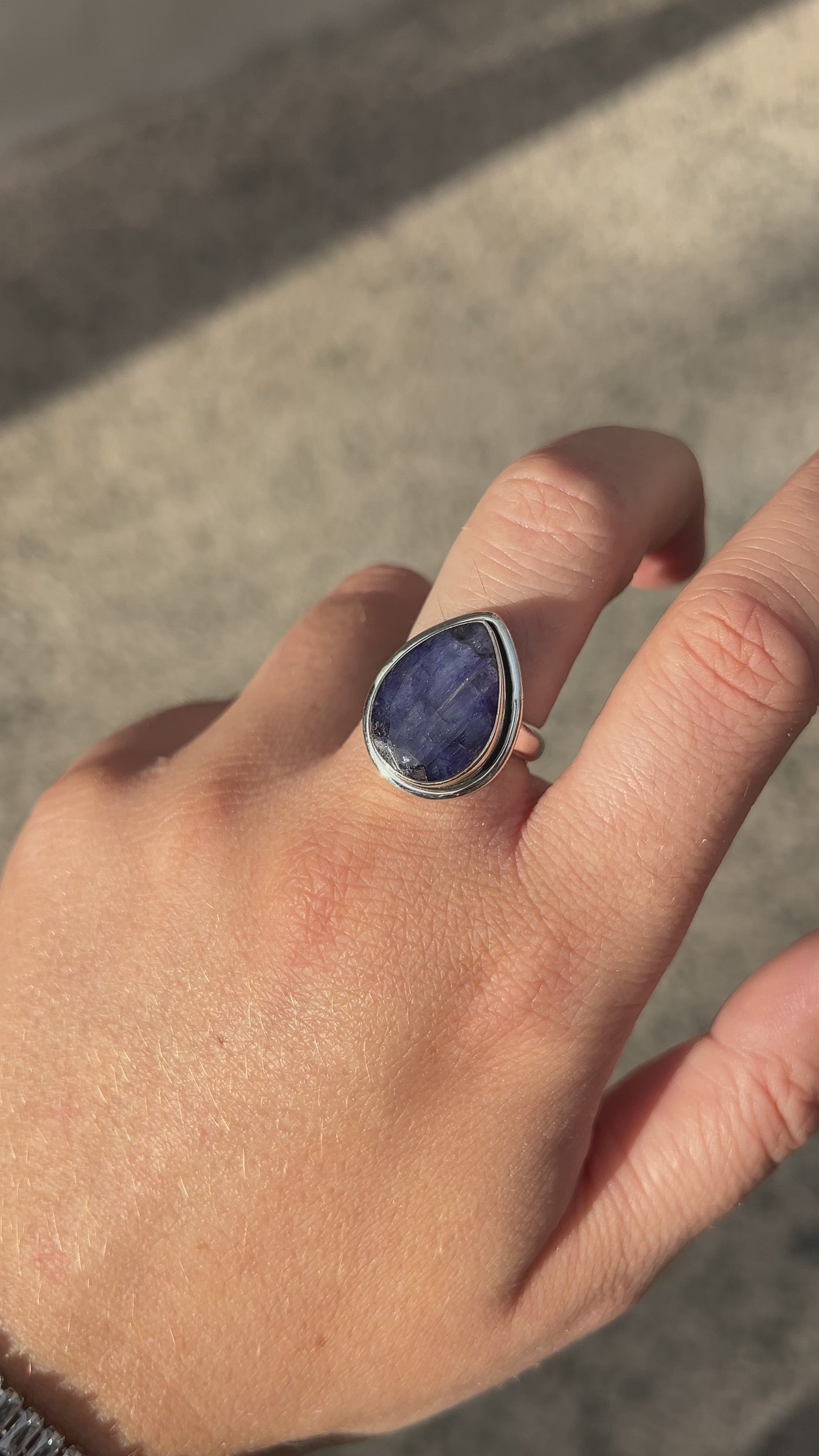 Bague Lapis-Lazuli Goutte réglable en argent 925 avec pierre naturelle bleue
