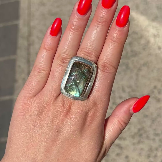 Bague pierre naturelle labradorite rectangle lumineuse