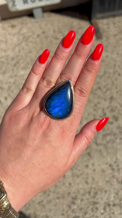Bague pierre naturelle bleue irisée argent massif