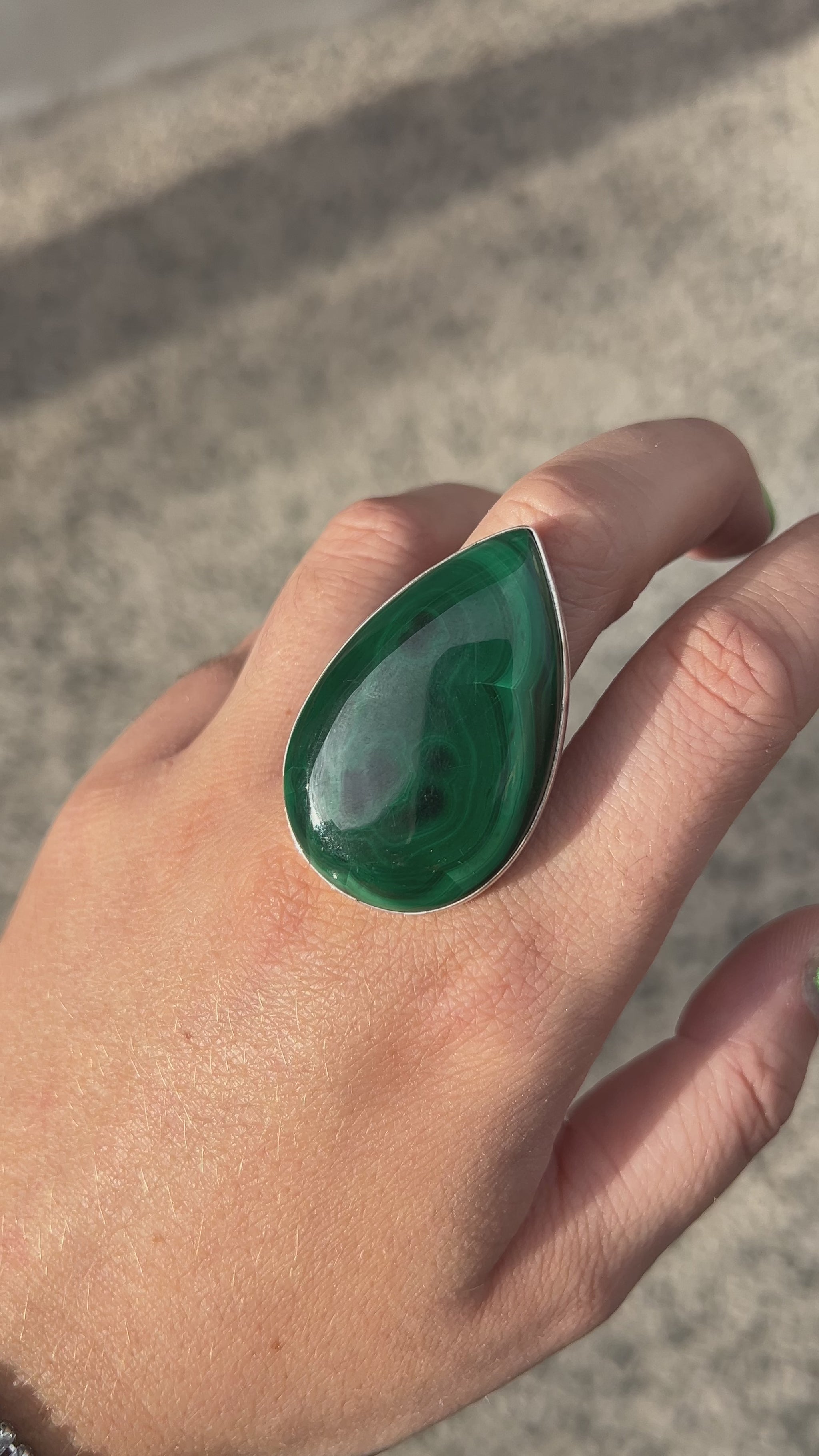 Bague Malachite Goutte XL réglable en argent 925 avec grande pierre naturelle verte
