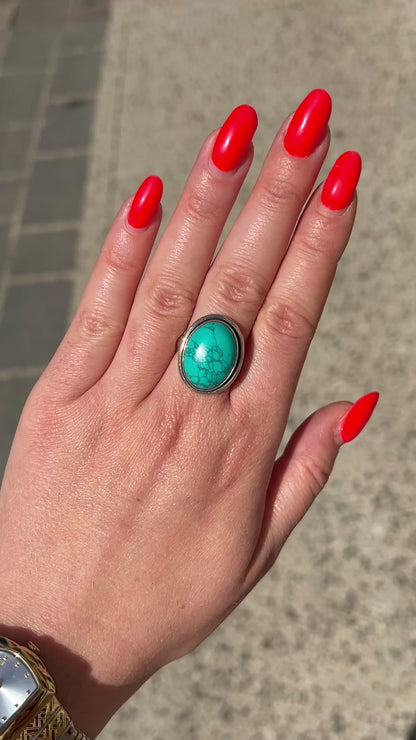 Bague pierre turquoise veines naturelles ronde