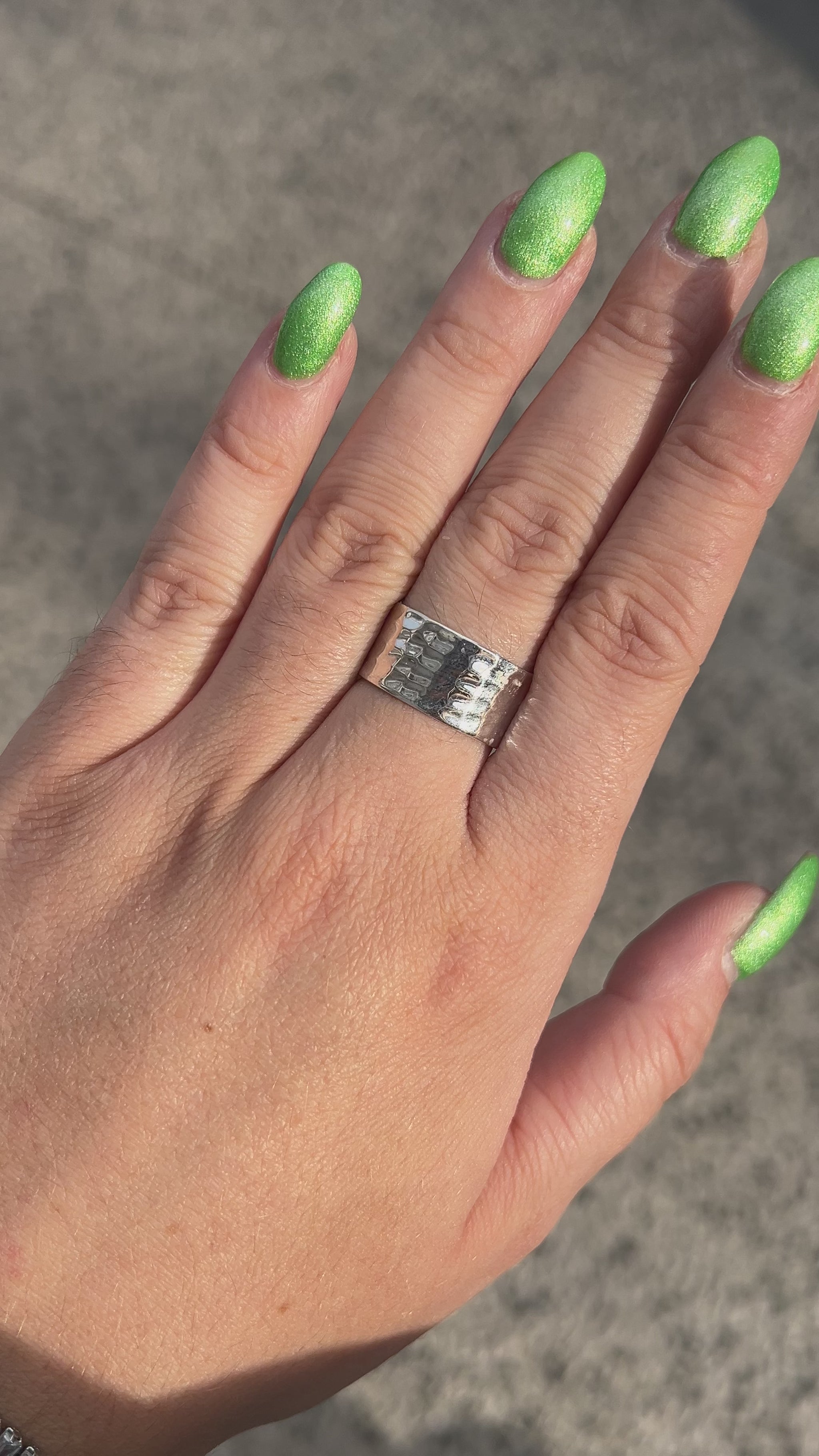 Bague Tribu 8 réglable en argent 925 martelé pour femme – Divinity Sète
