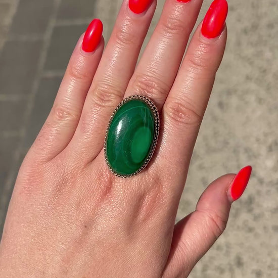 Bague pierre verte malachite naturelle ovale motifs concentriques