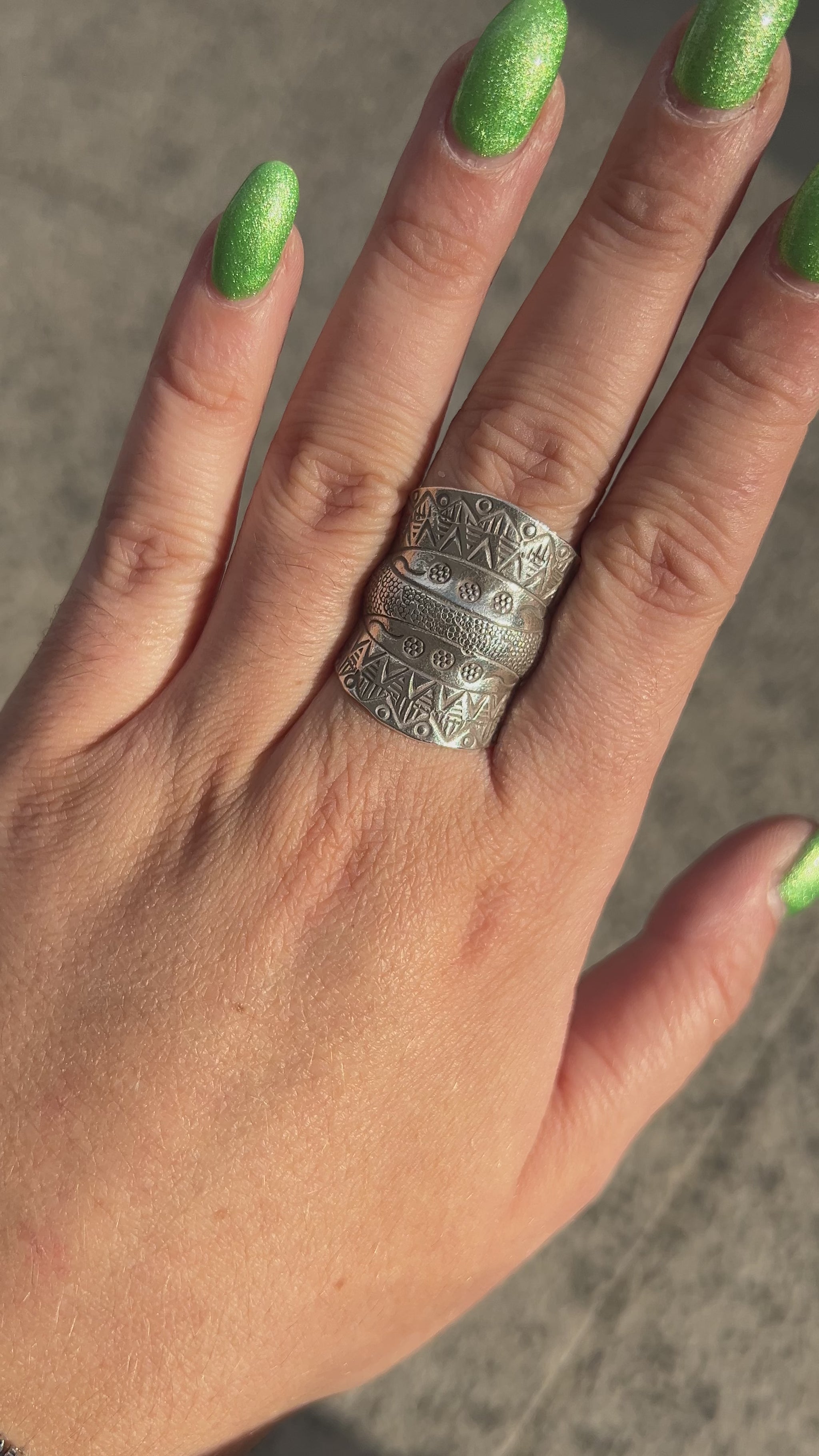 Bague Tribu 12 réglable en argent 925 motifs ethniques – Divinity Sète
