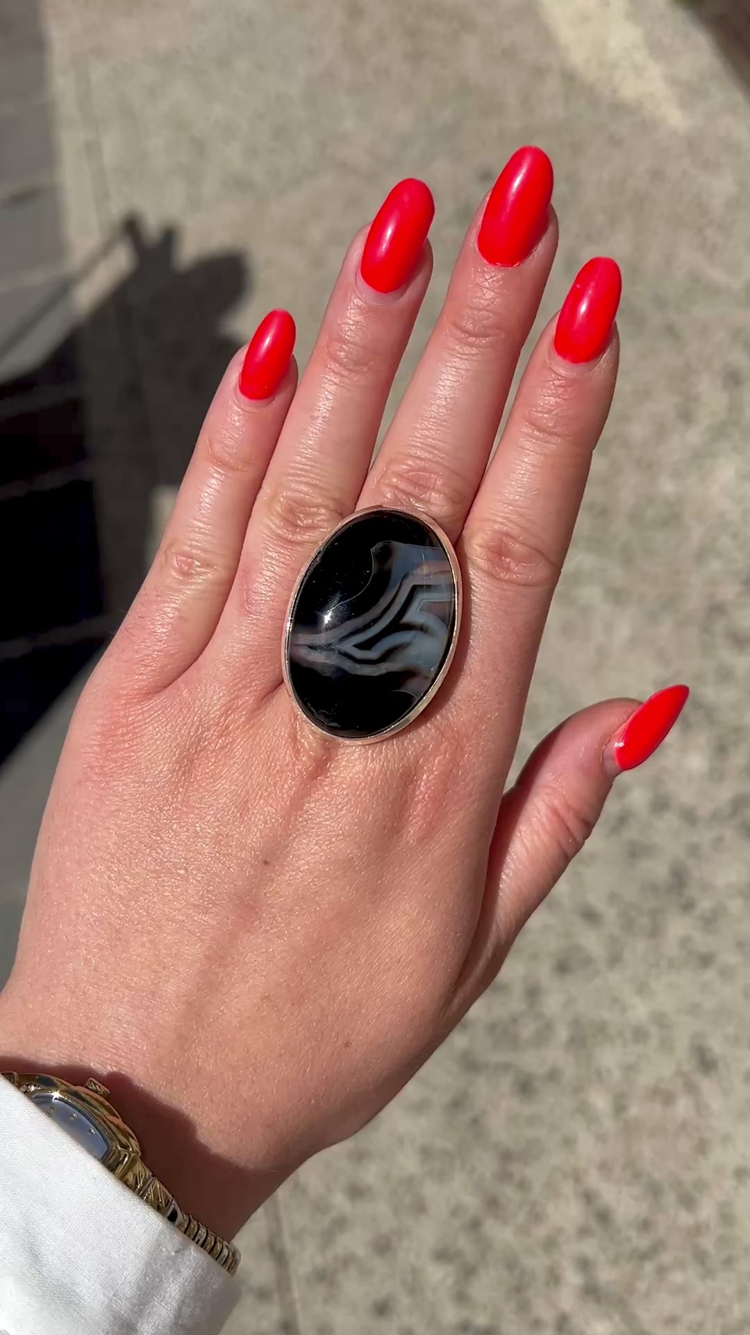 Bague ovale pierre noire graphique argent 925