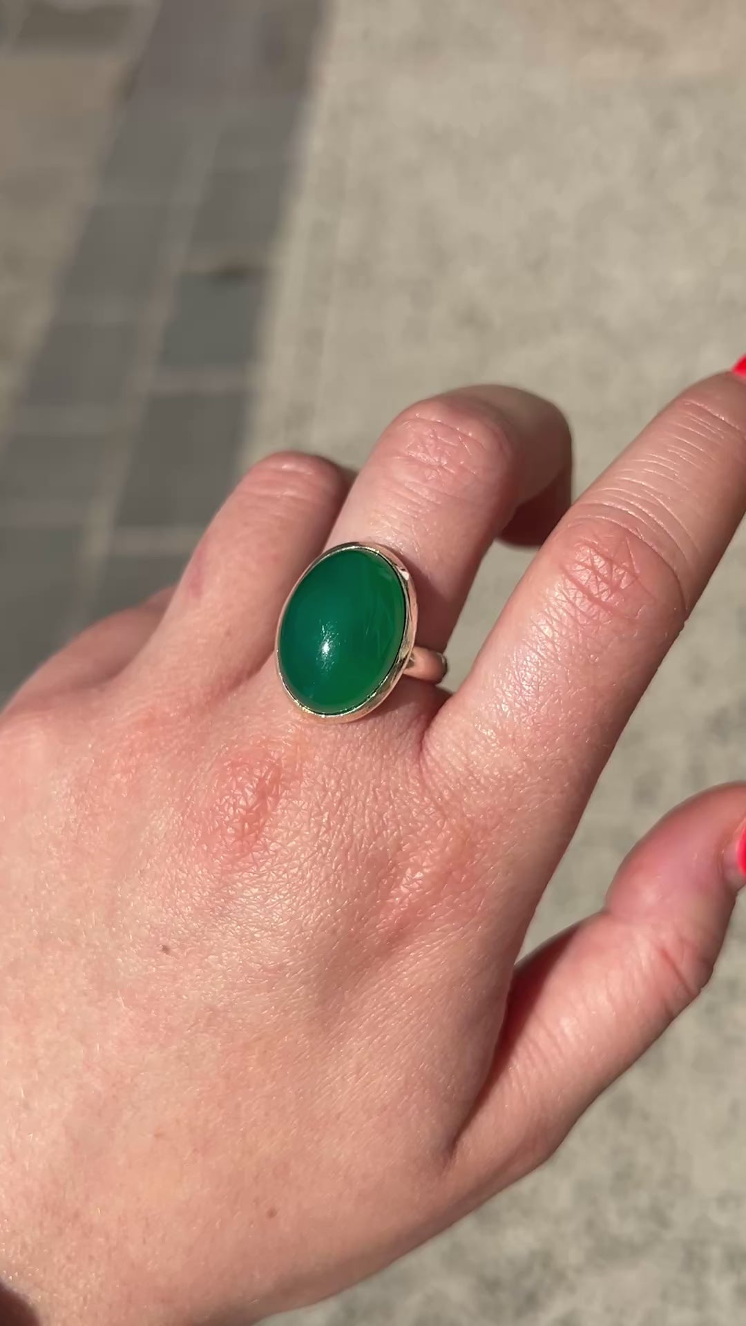Bague pierre verte lisse ronde argent 925