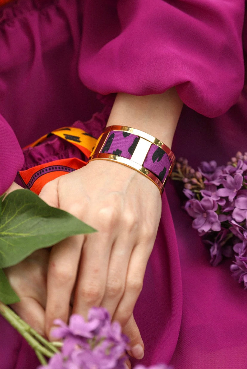 Ruban Annee orange violet noir motif graphique femme