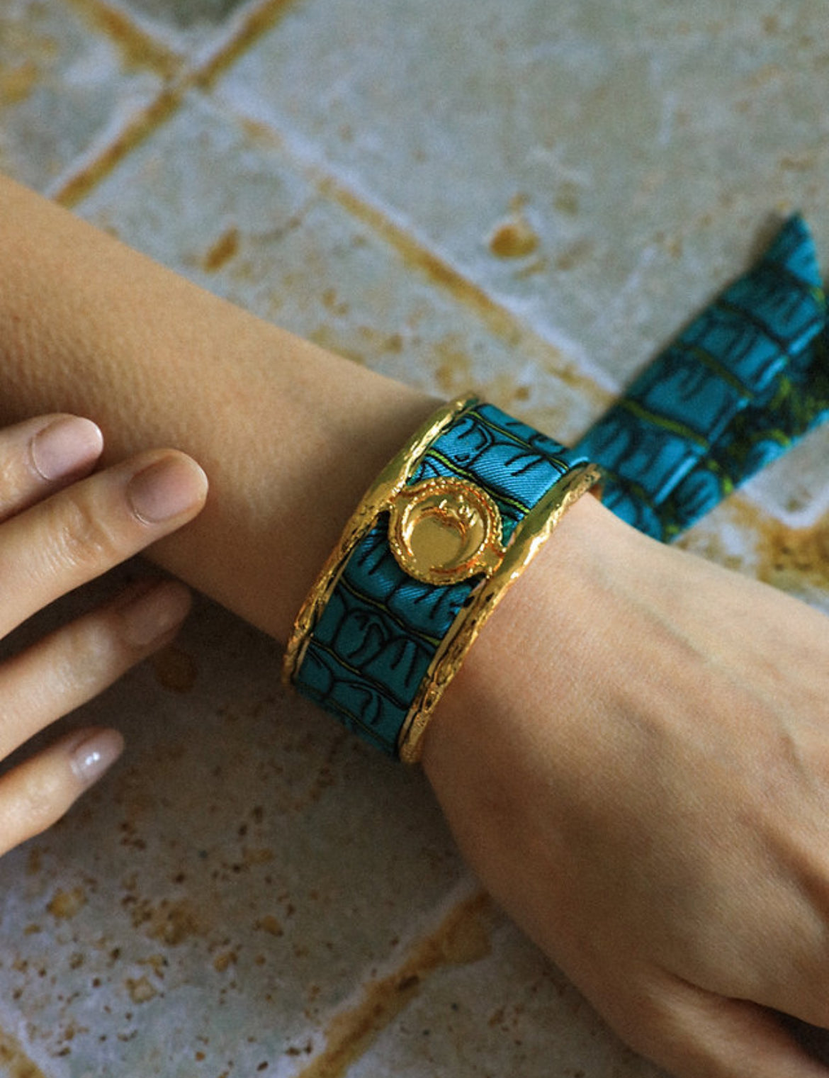 ruban-2cm-crocobleu-annee-divinity-sete