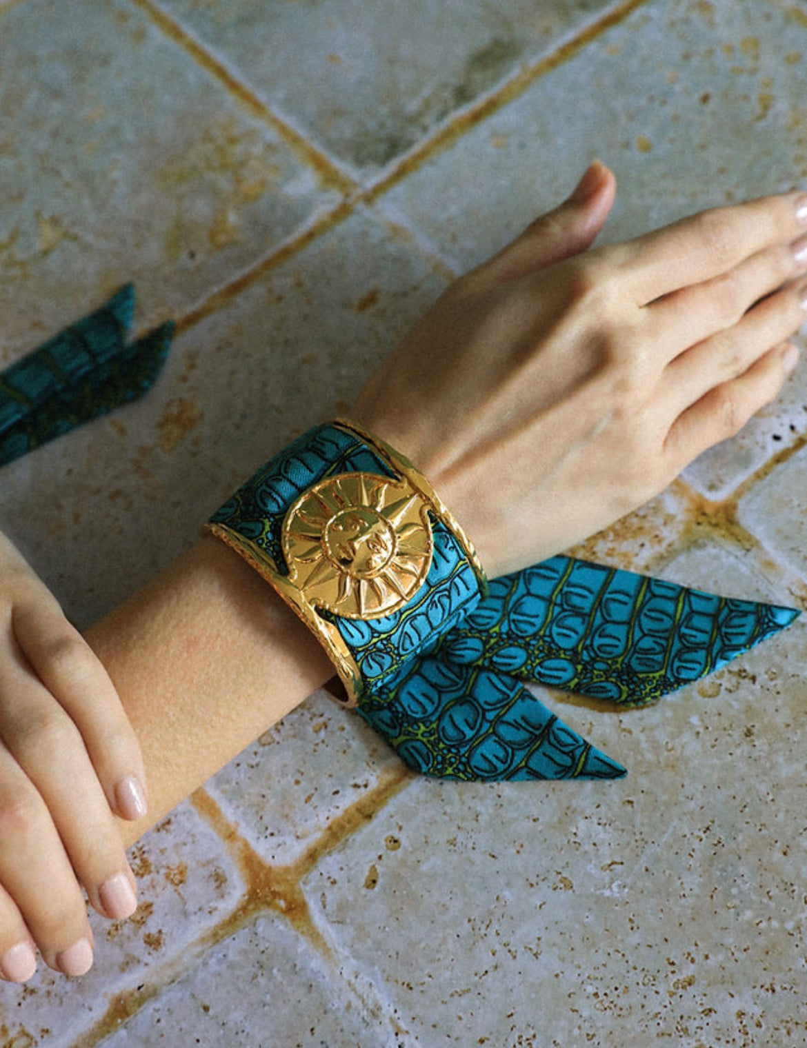 ruban-4cm-crocobleu-annee-divinity-sete