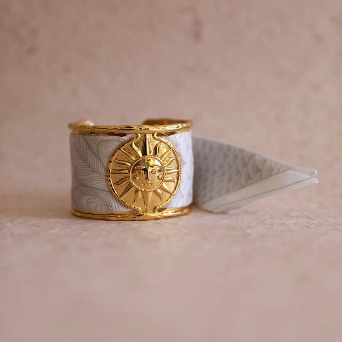 ruban-paon4cm-annee-divinity-sete