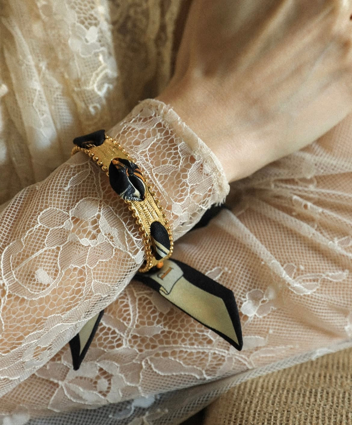 ruban-piratenoirblanc2cm-annee-divinity-sete