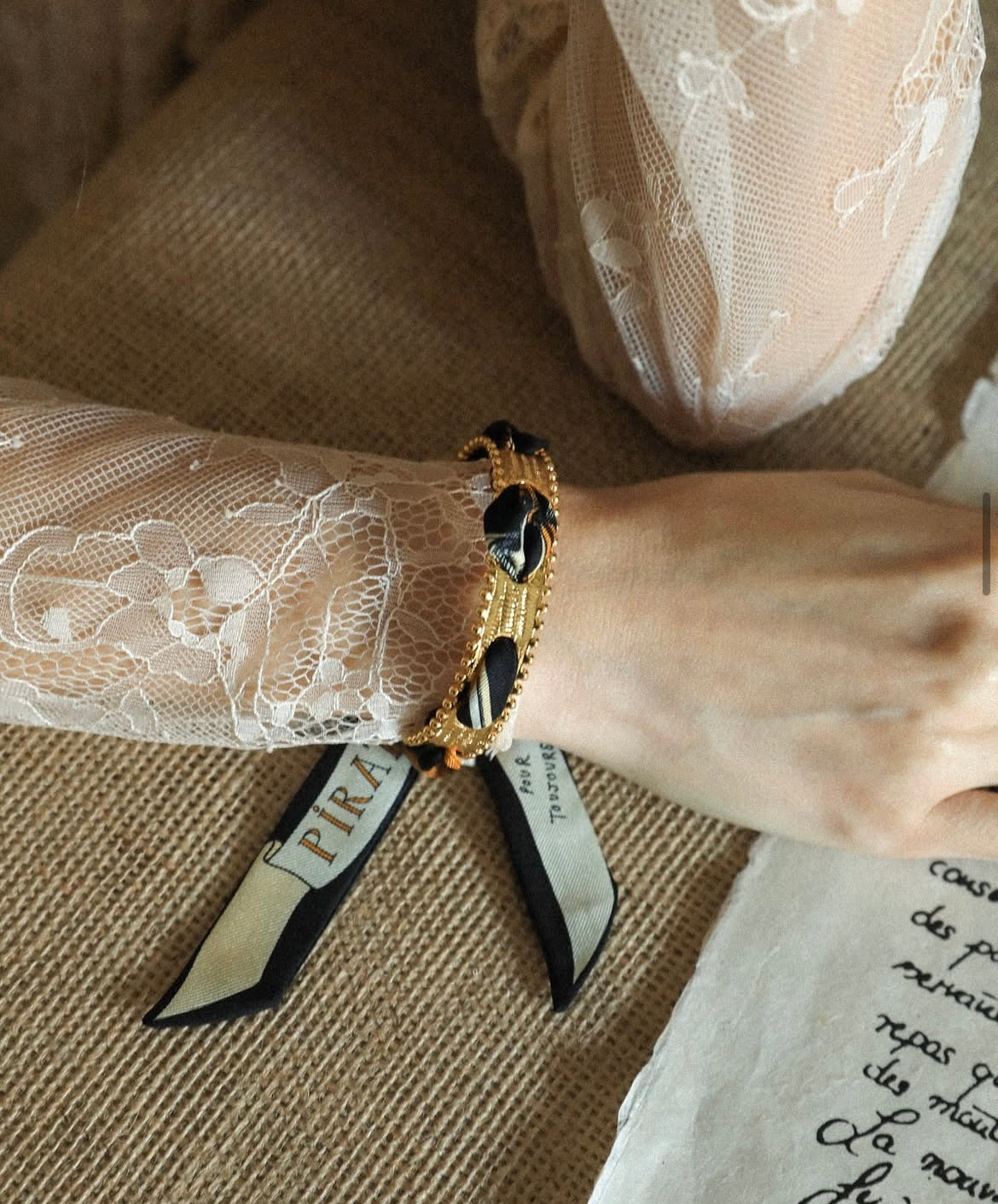 ruban-piratenoirblanc2cm-annee-divinity-sete