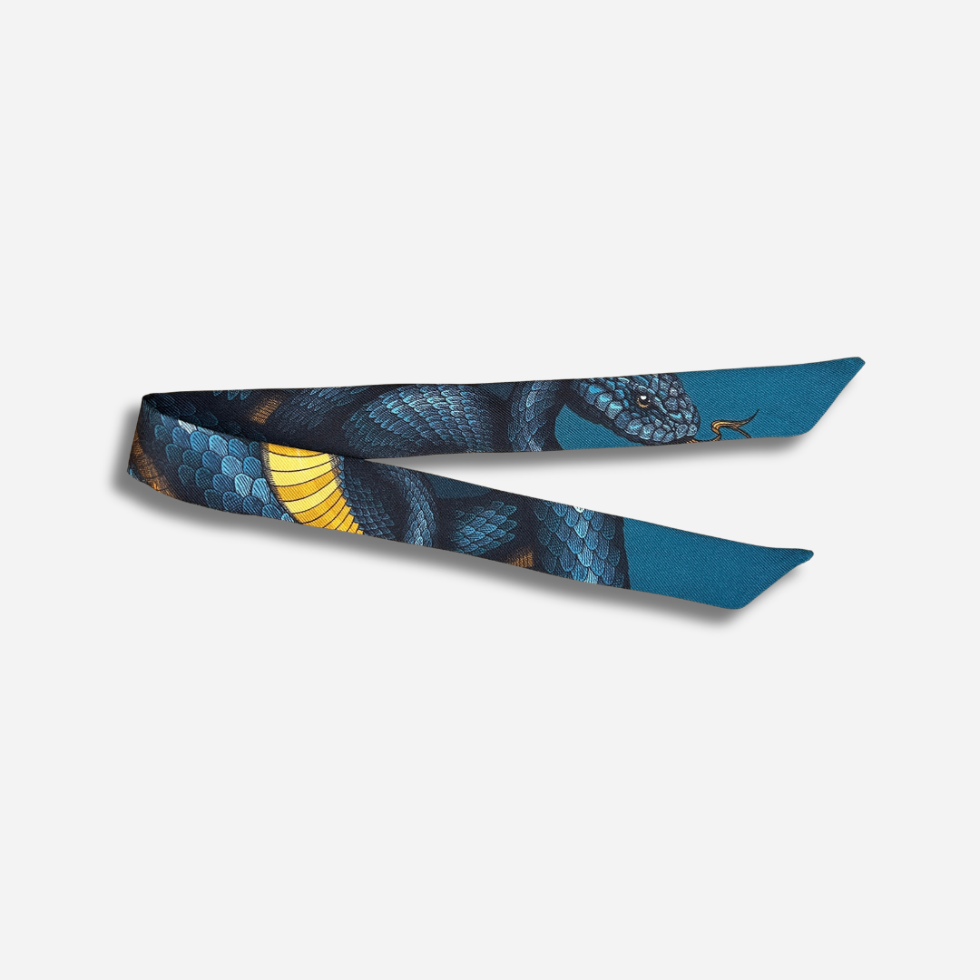 Ruban en soie 2 cm Serpent Bleu An-née motif serpent bleu pétrole et turquoise
